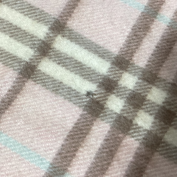 Burberry London Cashmere Pink Scarf Authentic - Picture 3 of 8
